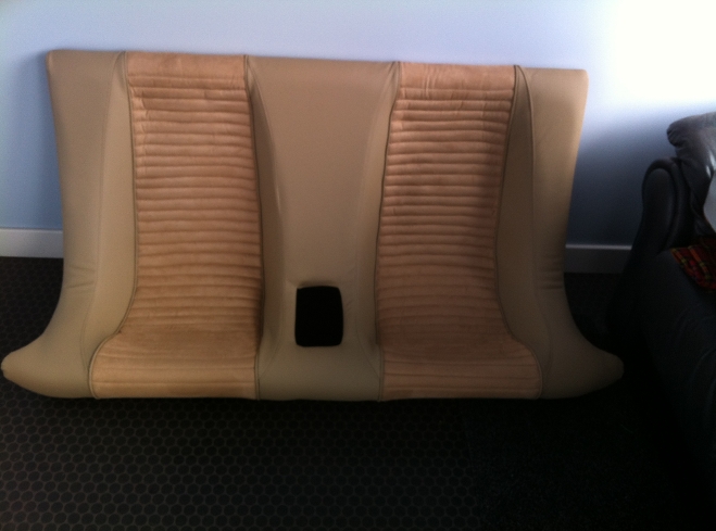308gt4 back seat